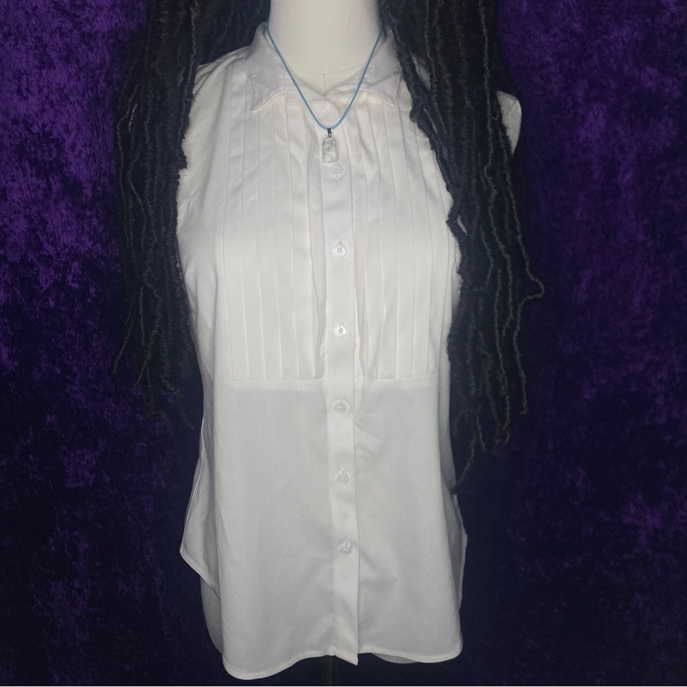 Elegant White Sleeveless Blouse